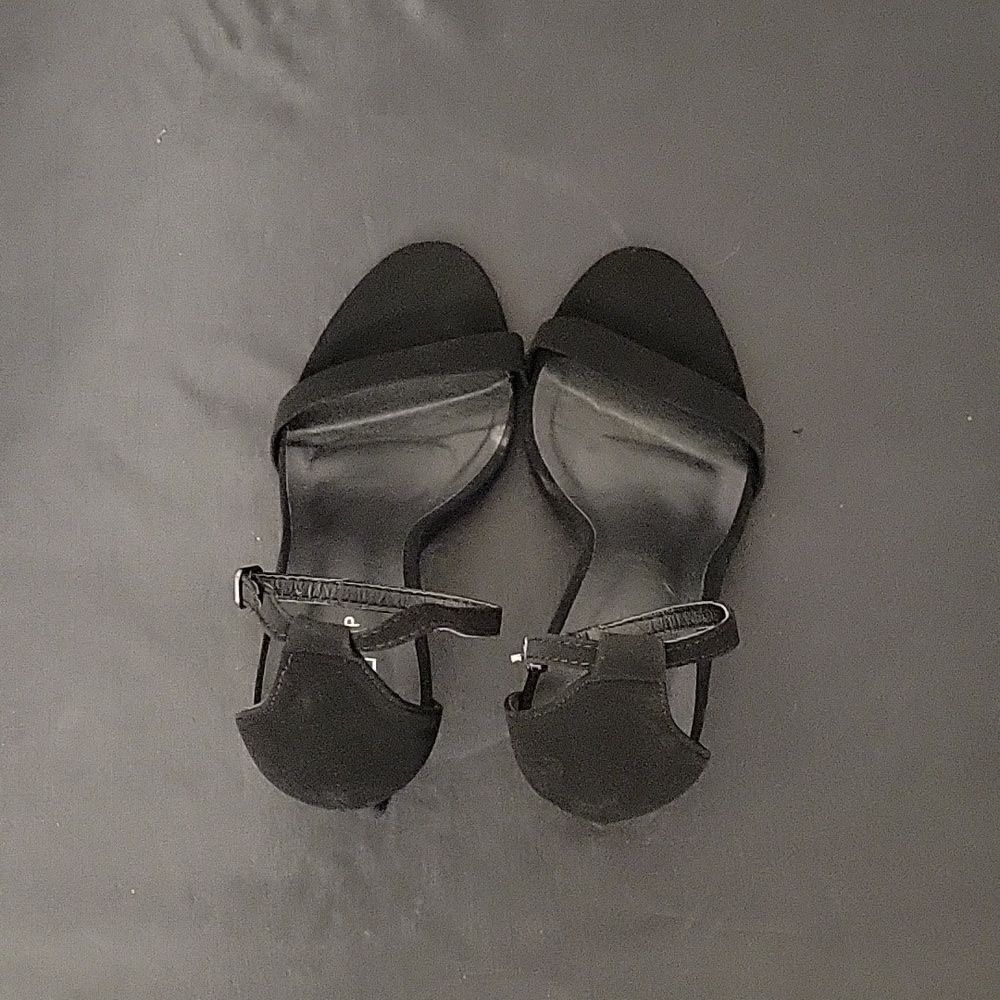 BRAND NEW CHU SHOP POINT TOE ADJUSTABLE BUCKLE ANKLE STRAP STILETTOS - Picture 8 of 16